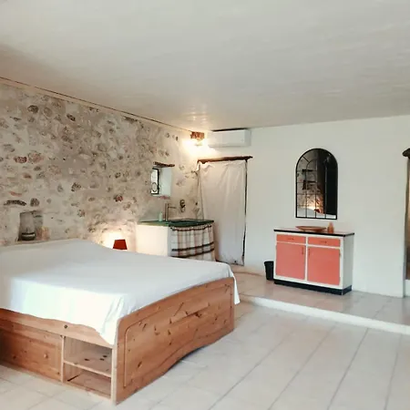 Loft Situe Au Bord De La Riviere Apart Otel